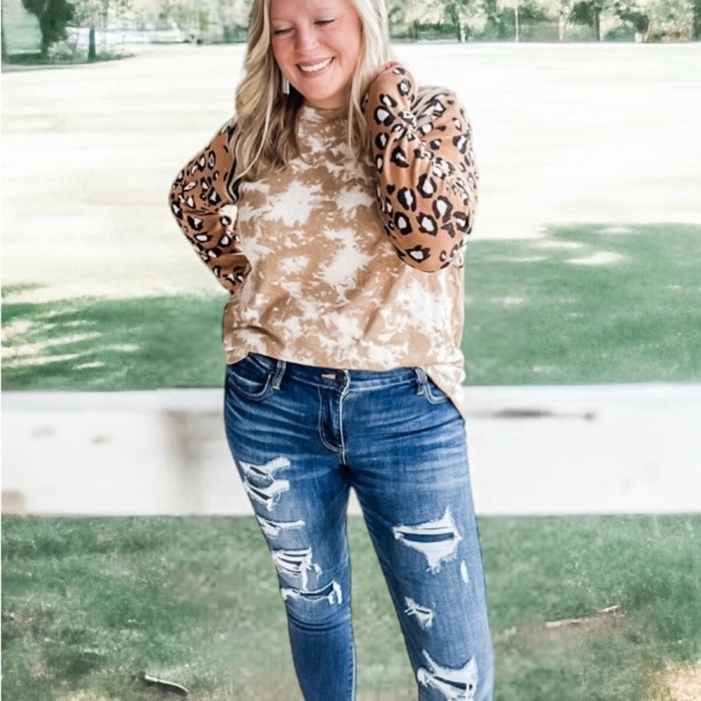 NEW! Women’s Raglan Long Sleeve Top with Contrasting Sleeves!
